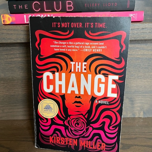 Set of 4 Reese’s Book Club Picks + 1 GMA Book Club Pick - Picture 4 of 4